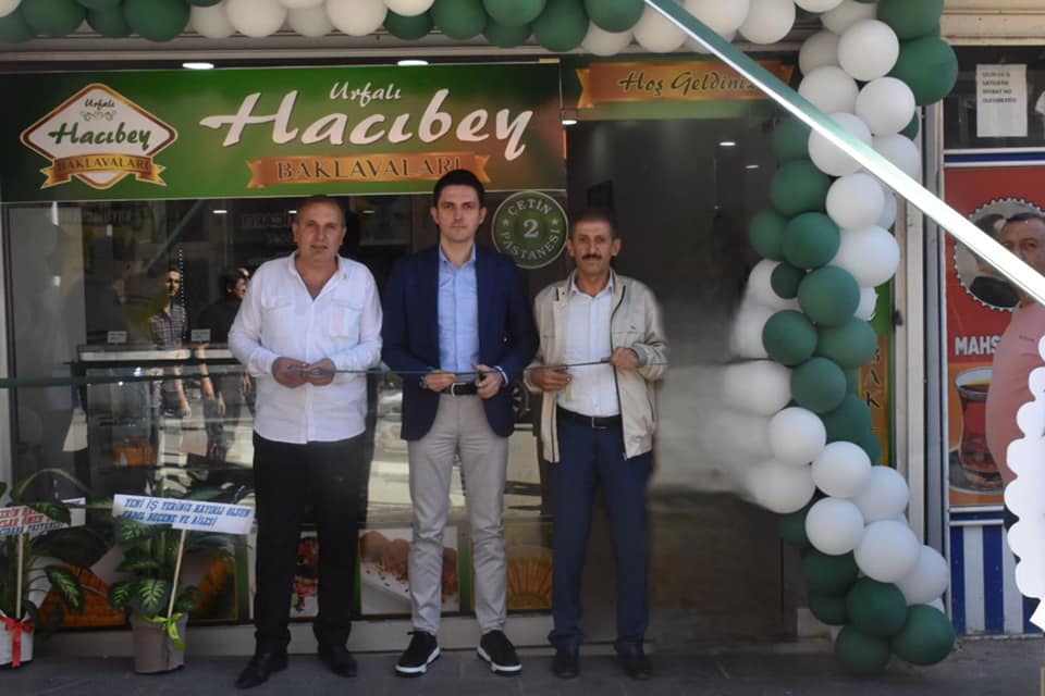 İlçe Kaymakamımız, Çetin 2 Pastanesi’nin açılışına katıldı.