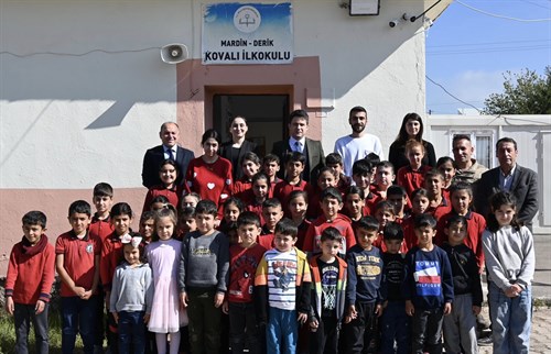Kaymakamımız Yunus Emre Bayraklı, Kovalı İlkokulunu ziyaret ederek öğrencilerimizle bir araya geldi.